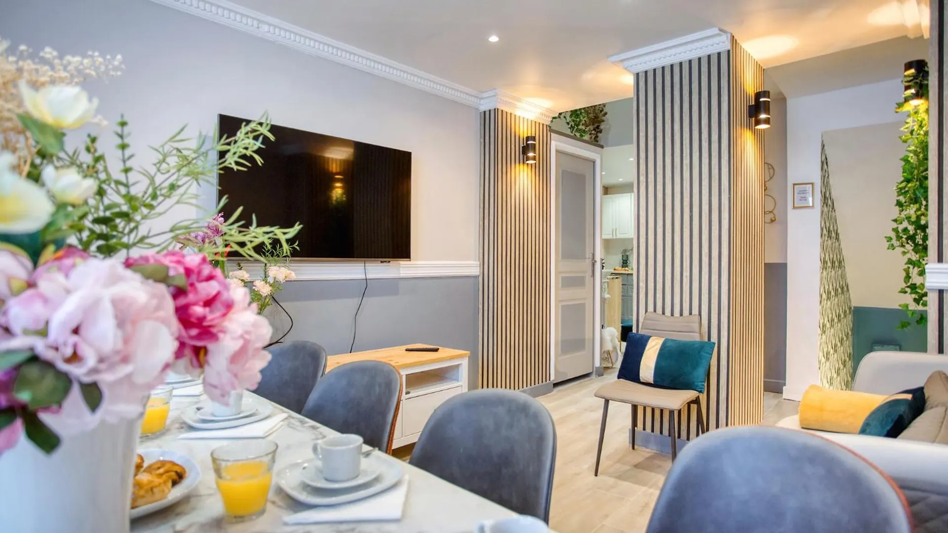 Elegant Triplex In - Ideal For 10 - Aircon *