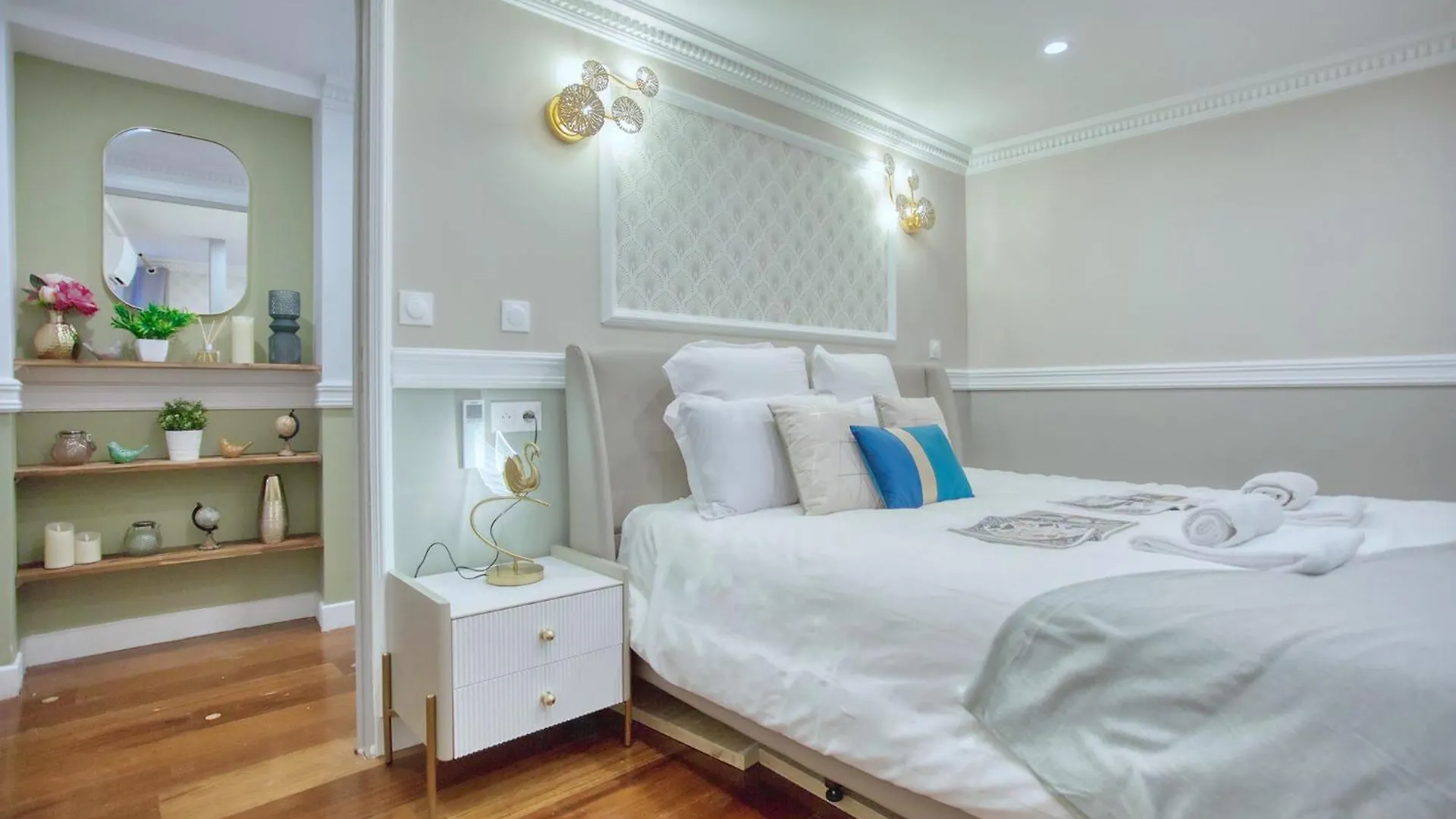 Elegant Triplex In - Ideal For 10 - Aircon 公寓