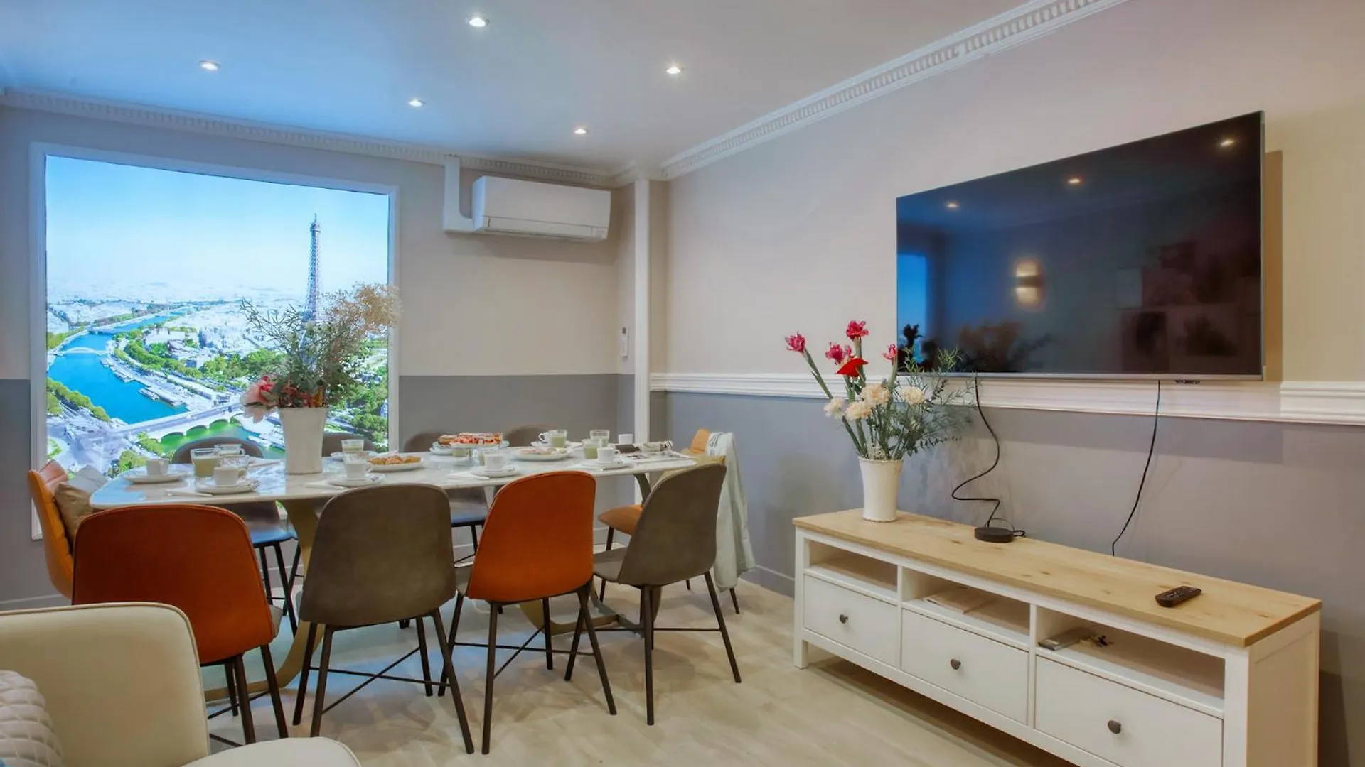 Elegant Triplex In - Ideal For 10 - Aircon *